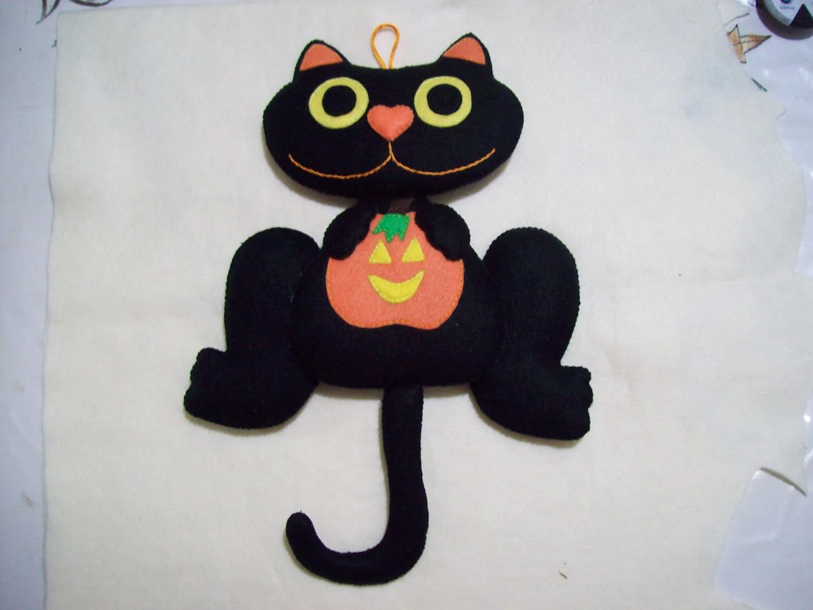 Me pidieron un gatito negro para halloween y aqui esta el resultado ...