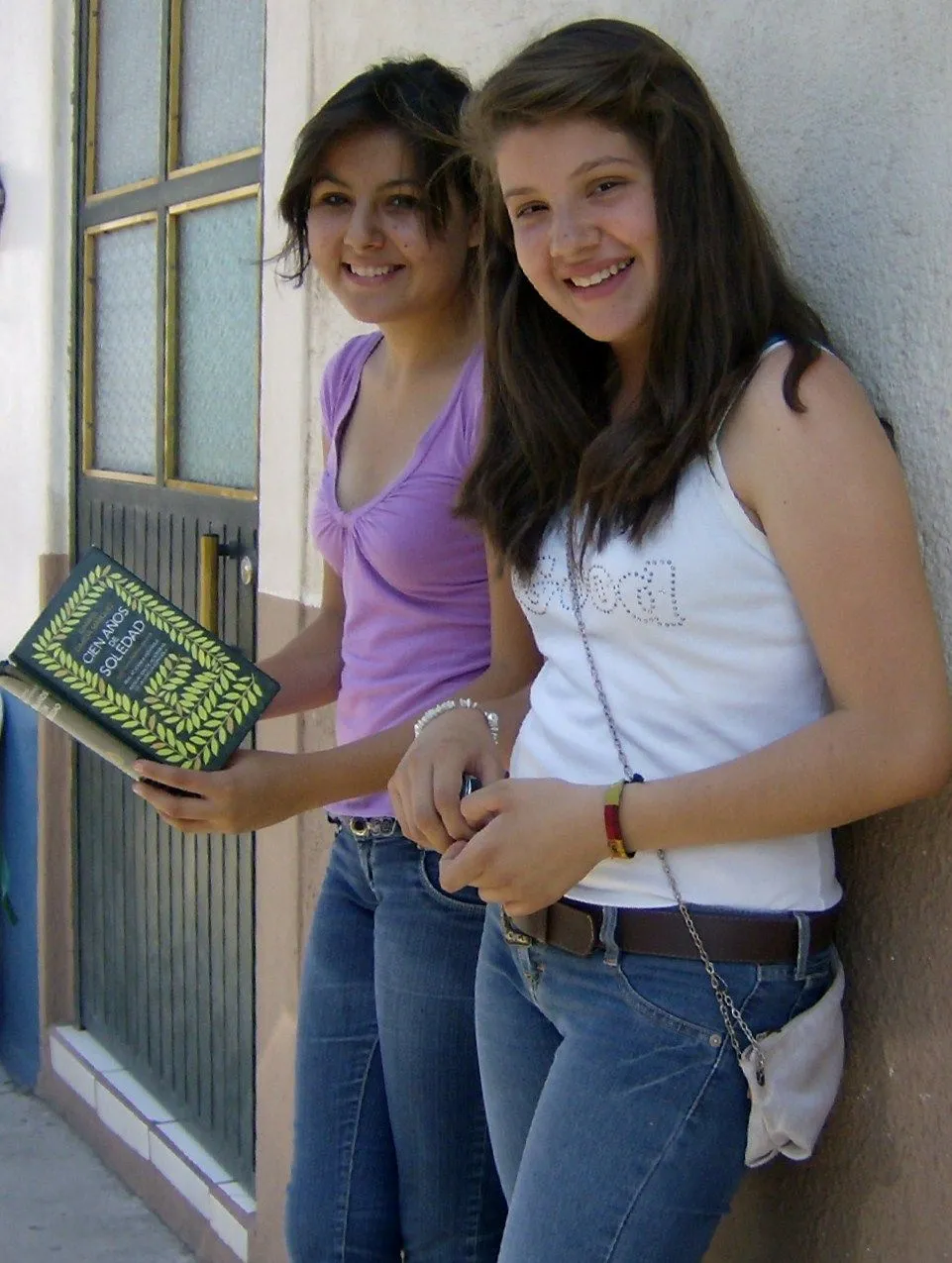 La Piedad. Jovencitas que leen, Haydee Alejandra Martínez Belmonte y Dafné Martínez Belmonte | Silviano's Weblog