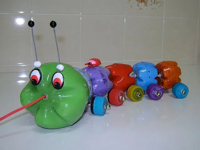 Juguete infantil con botellas de plástico #reciclaje | Reciclando ... Juguete infantil con botellas de plástico #reciclaje | Reciclando ...