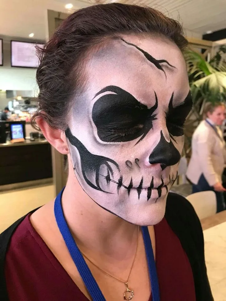 Pin en Face Paint Skulls