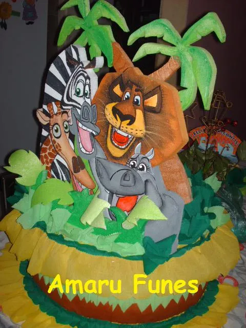 AMARU EVENTOS: PIÑATA ENTAMBORADA DE MADAGASCAR AMARU EVENTOS: PIÑATA ENTAMBORADA DE MADAGASCAR