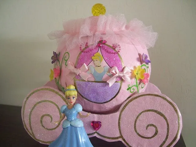 Como hacer una piñata de carruaje de cenicienta - Imagui Como hacer una piñata de carruaje de cenicienta - Imagui