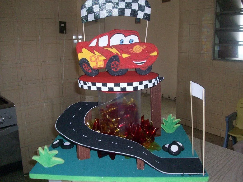 PIÑATA Y CHUPETERA DE CARS | Aprender manualidades es facilisimo. PIÑATA Y CHUPETERA DE CARS | Aprender manualidades es facilisimo.