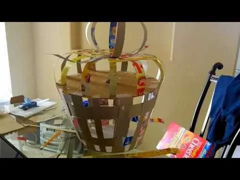 COMO HACER UNA PIÑATA CUPCAKE PARTE III - YouTube COMO HACER UNA PIÑATA CUPCAKE PARTE III - YouTube