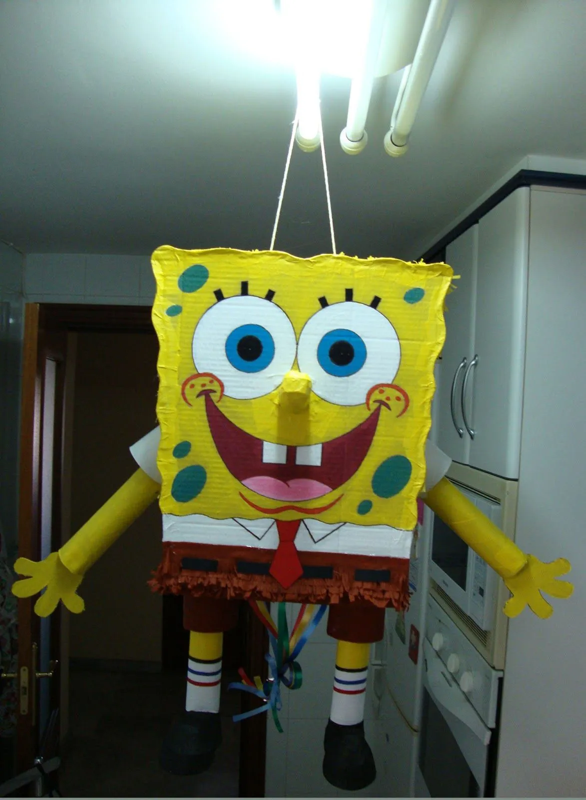 Como hacer piñatas de Bob Esponja - Imagui