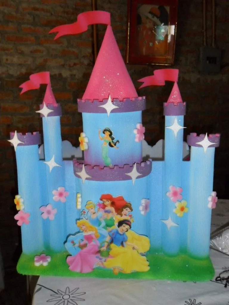Piñatas de castillo de princesas - Imagui