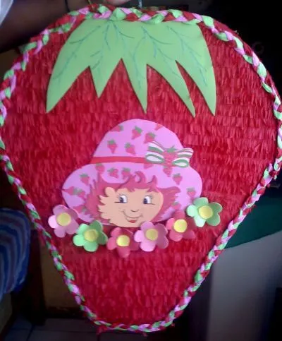 Piñatas de fresita frutillita - Imagui