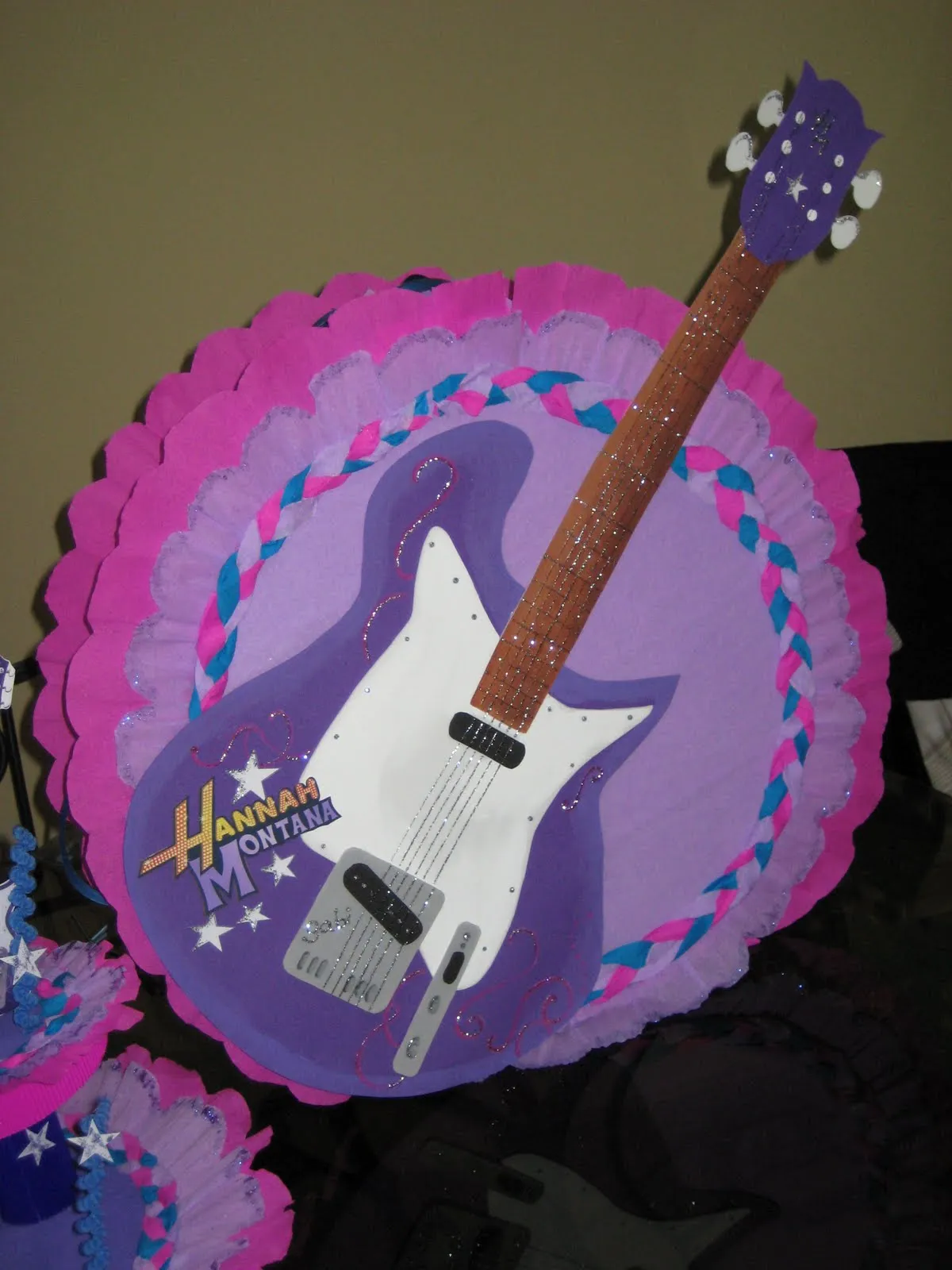 Piñatas de hannah montana - Imagui