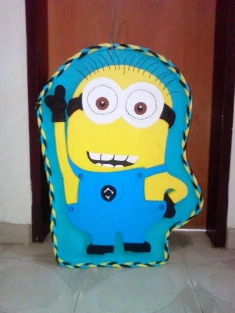 Piñatas de minions - Imagui