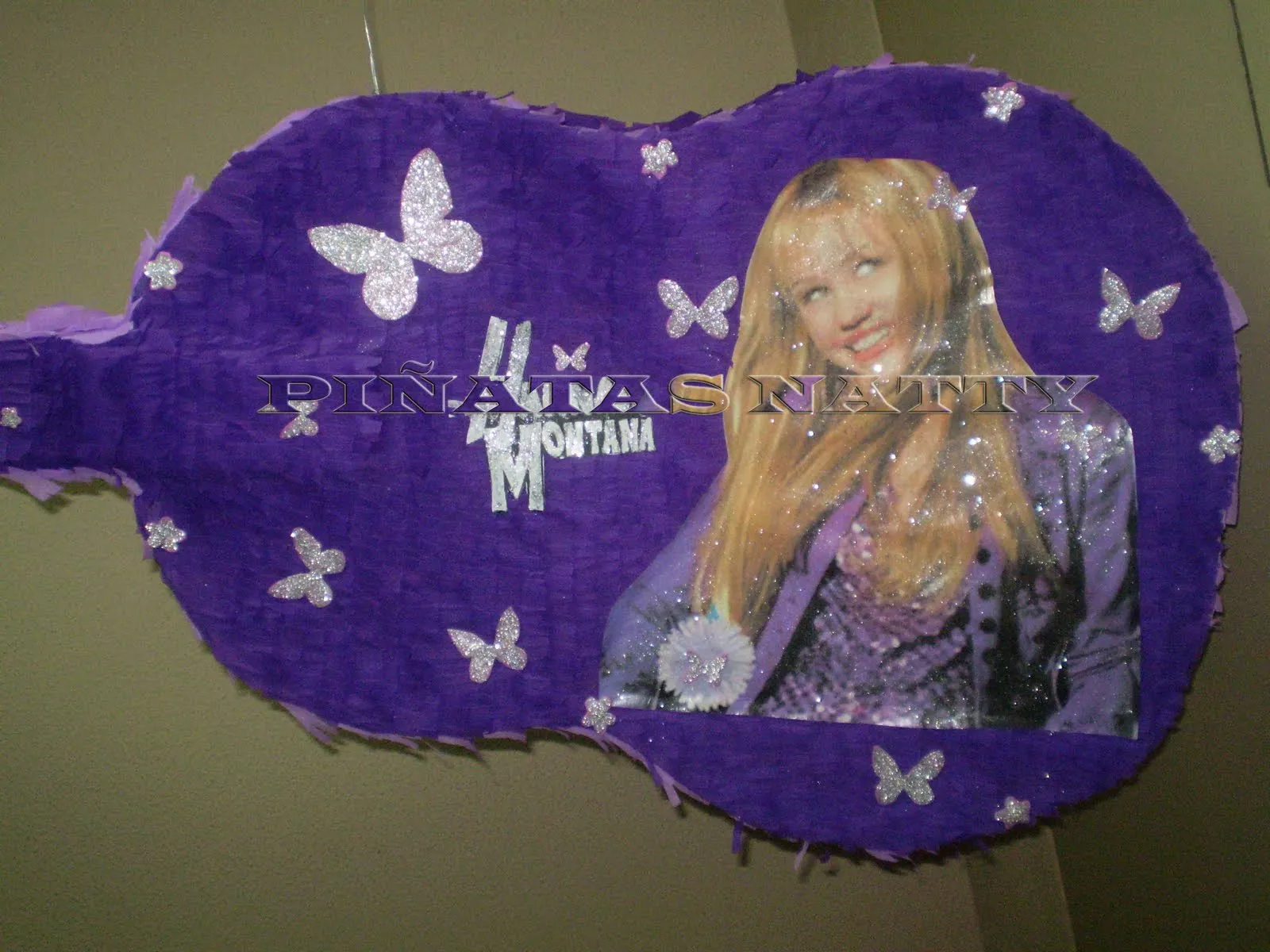 PIÑATAS NATTY: PIÑATA DE GUITARRA DE HANNAH MONTANA PIÑATAS NATTY: PIÑATA DE GUITARRA DE HANNAH MONTANA
