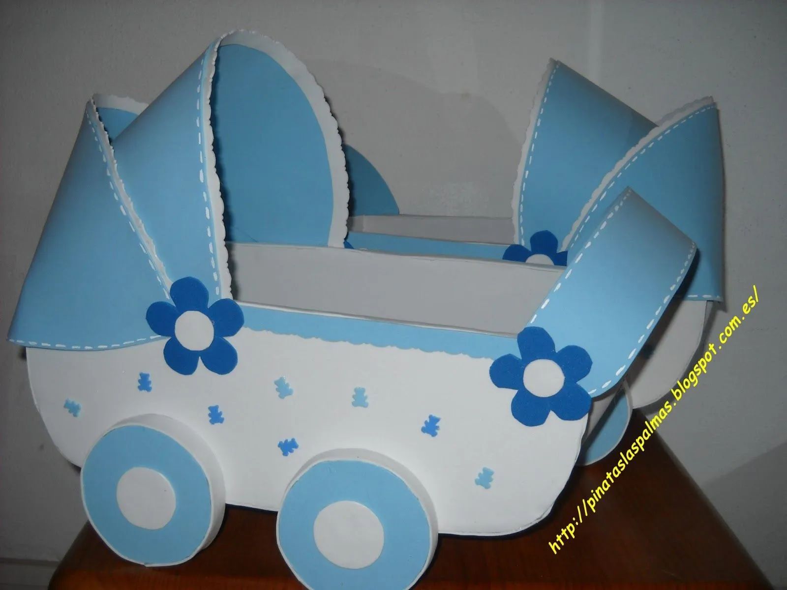 Piñatas Las Palmas: Cochecitos de bebe en goma eva Piñatas Las Palmas: Cochecitos de bebe en goma eva