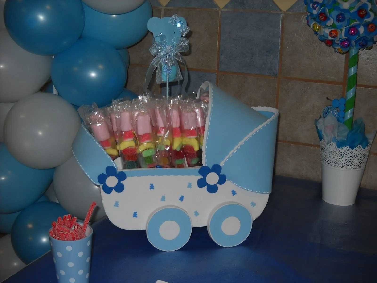 Piñatas Las Palmas: Cochecitos de bebe en goma eva Piñatas Las Palmas: Cochecitos de bebe en goma eva