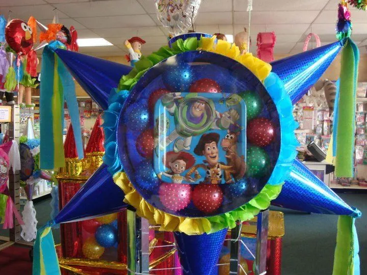 Piñatas de pelotas - Imagui
