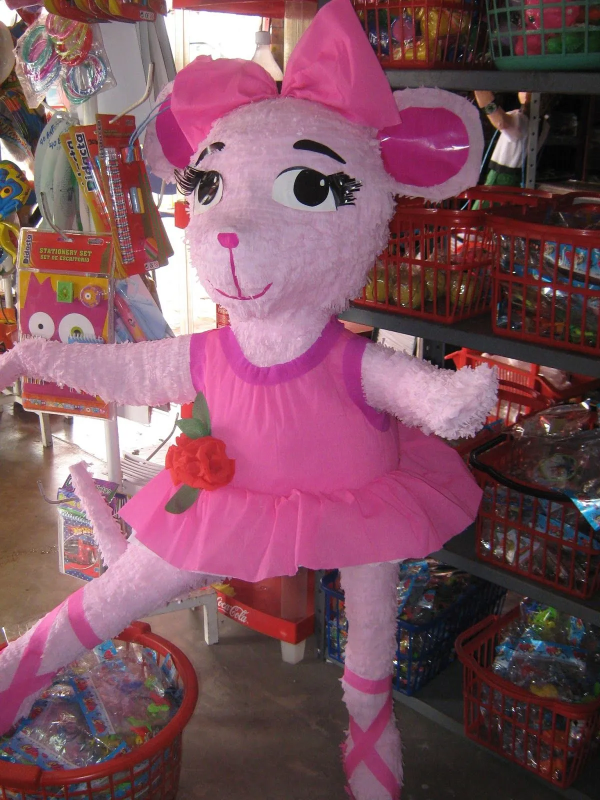 PIÑATAS, PIÑATAS Y MAS PIÑATAS: PIÑATAS DE ANGELINA BALLERINA PIÑATAS, PIÑATAS Y MAS PIÑATAS: PIÑATAS DE ANGELINA BALLERINA