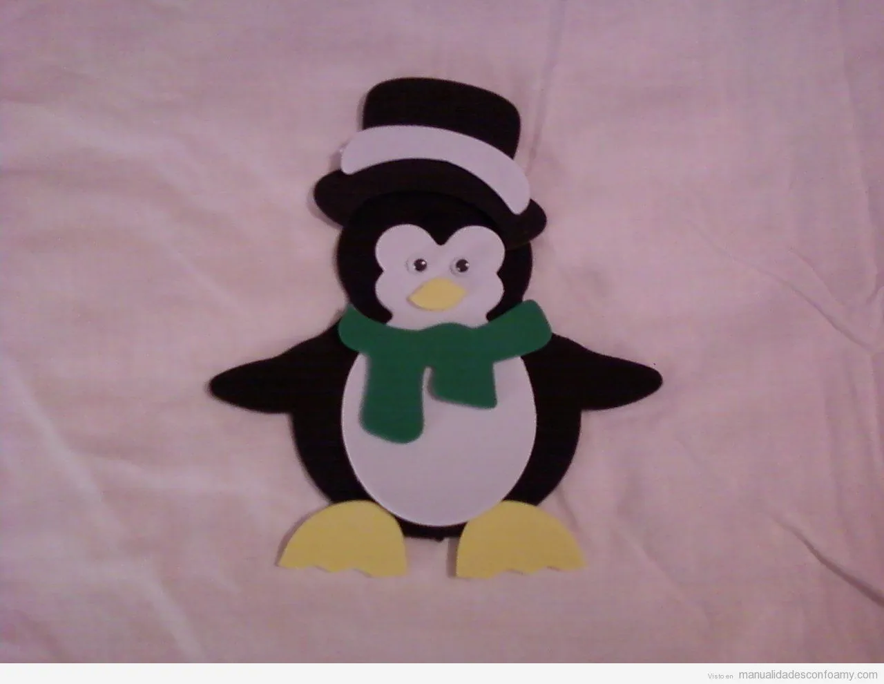 Pingüino de goma eva | Manualidades con Foamy | Fotos, vídeos ... Pingüino de goma eva | Manualidades con Foamy | Fotos, vídeos ...