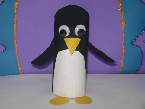 Como hacer un pinguino con tubo de papel higienico (Cara Negra ... Como hacer un pinguino con tubo de papel higienico (Cara Negra ...