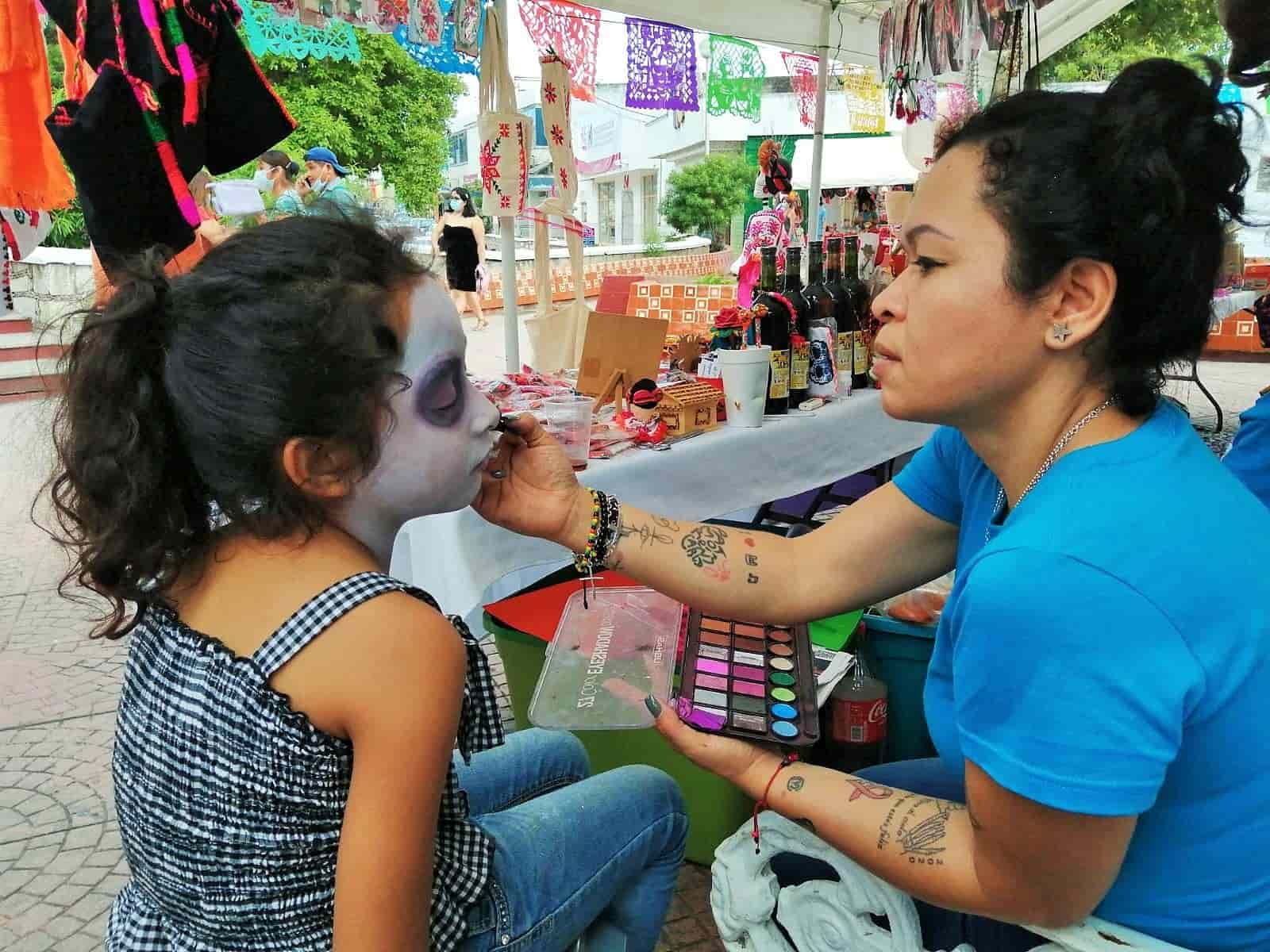 Pinta caritas de Día de Muertos