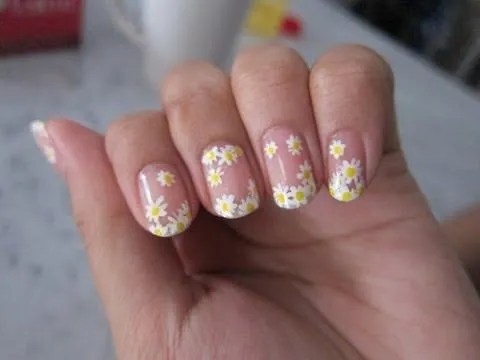 PINTA TUS UÑAS / Girasoles blancos ♥ - YouTube