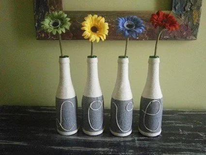Jarrones con botellas de cristal « DecoraTrucos