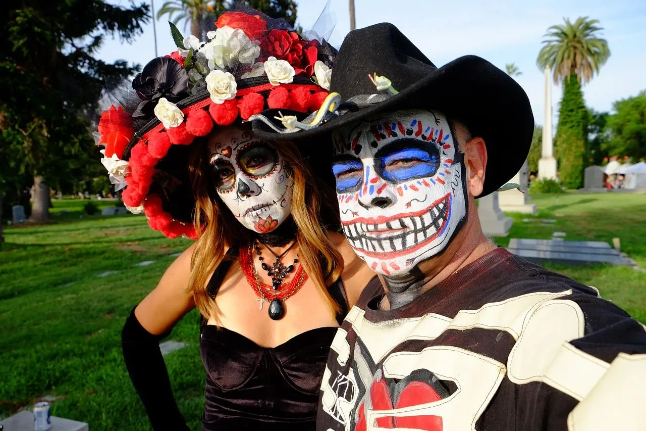 Cómo pintar la cara de esqueleto para Halloween? - Blog de Disfrazzes Cómo pintar la cara de esqueleto para Halloween? - Blog de Disfrazzes
