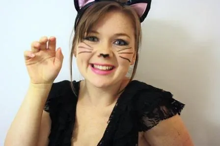 Guapas y guapos disfrazados de gato en Halloween Guapas y guapos disfrazados de gato en Halloween