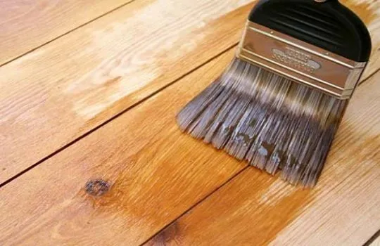 Técnico Aplicación de Recubrimiento con pintura en madera