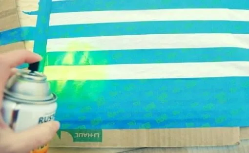 Pintar ropa con spray - Ropa DIY
