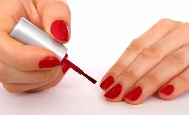 Cómo pintar las uñas -- Qué.es --