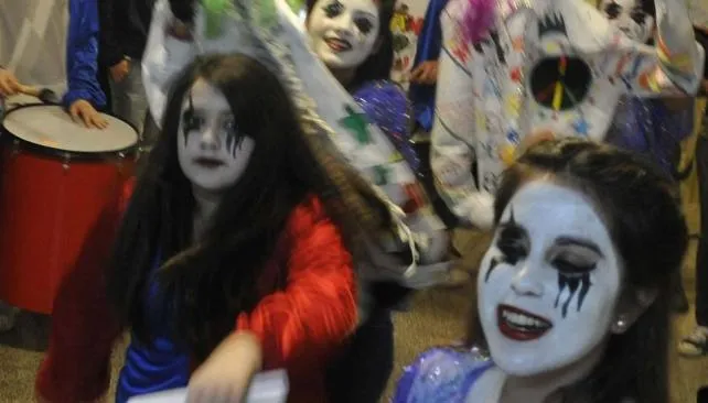 Pintarse la cara para la "School Murga" | La Voz del Interior Pintarse la cara para la "School Murga" | La Voz del Interior