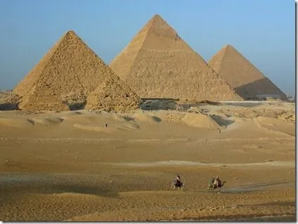 Las pirámides de Gizah en Egipto - LocuraViajes.com Las pirámides de Gizah en Egipto - LocuraViajes.com