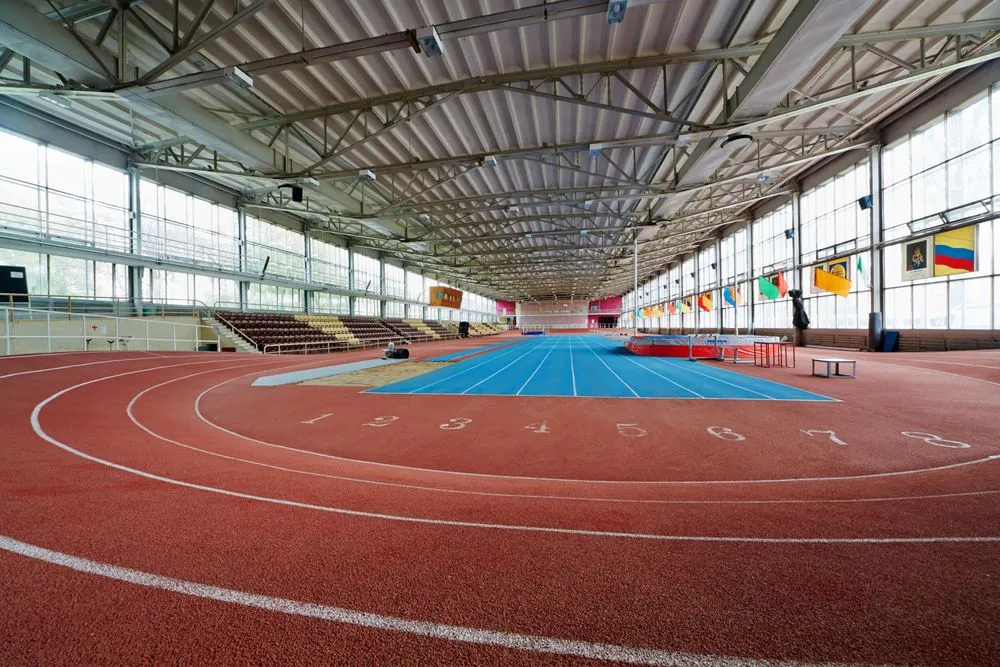 Pista de atletismo indoor: medidas y características Pista de atletismo indoor: medidas y características