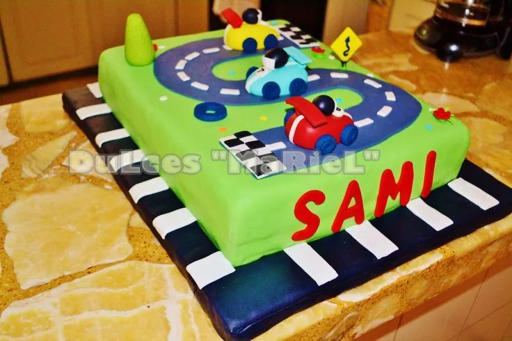 pista de carrera de autos | Tortas Infantiles | Pinterest | Autos pista de carrera de autos | Tortas Infantiles | Pinterest | Autos