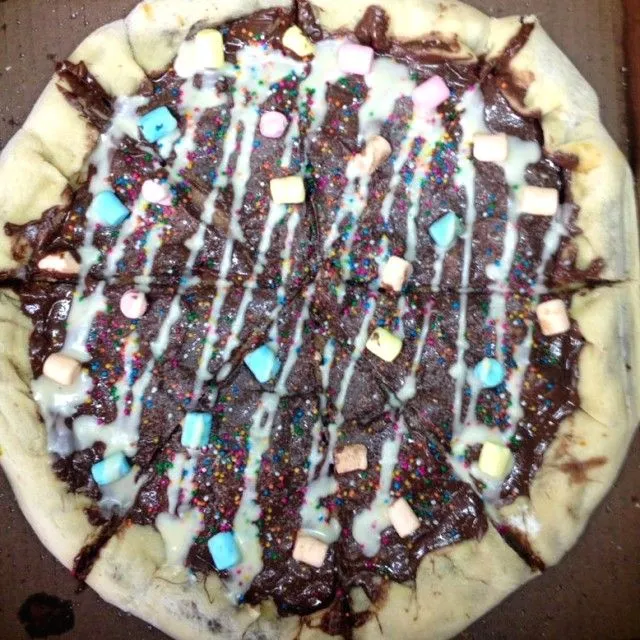 Pizza Nutella con borde de Pirulin y marshmallows : : Restaurante ... Pizza Nutella con borde de Pirulin y marshmallows : : Restaurante ...