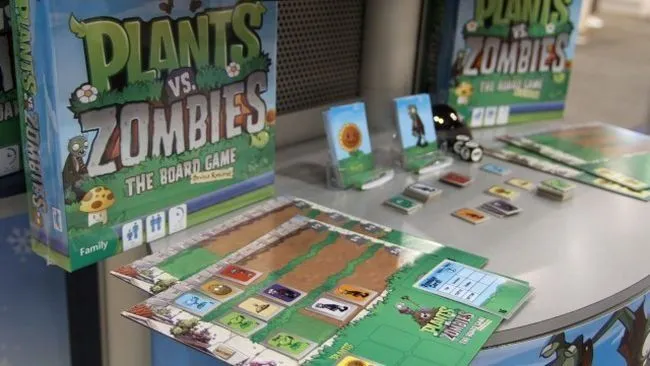 Plantas contra Zombis' y su juego oficial de tablero Plantas contra Zombis' y su juego oficial de tablero