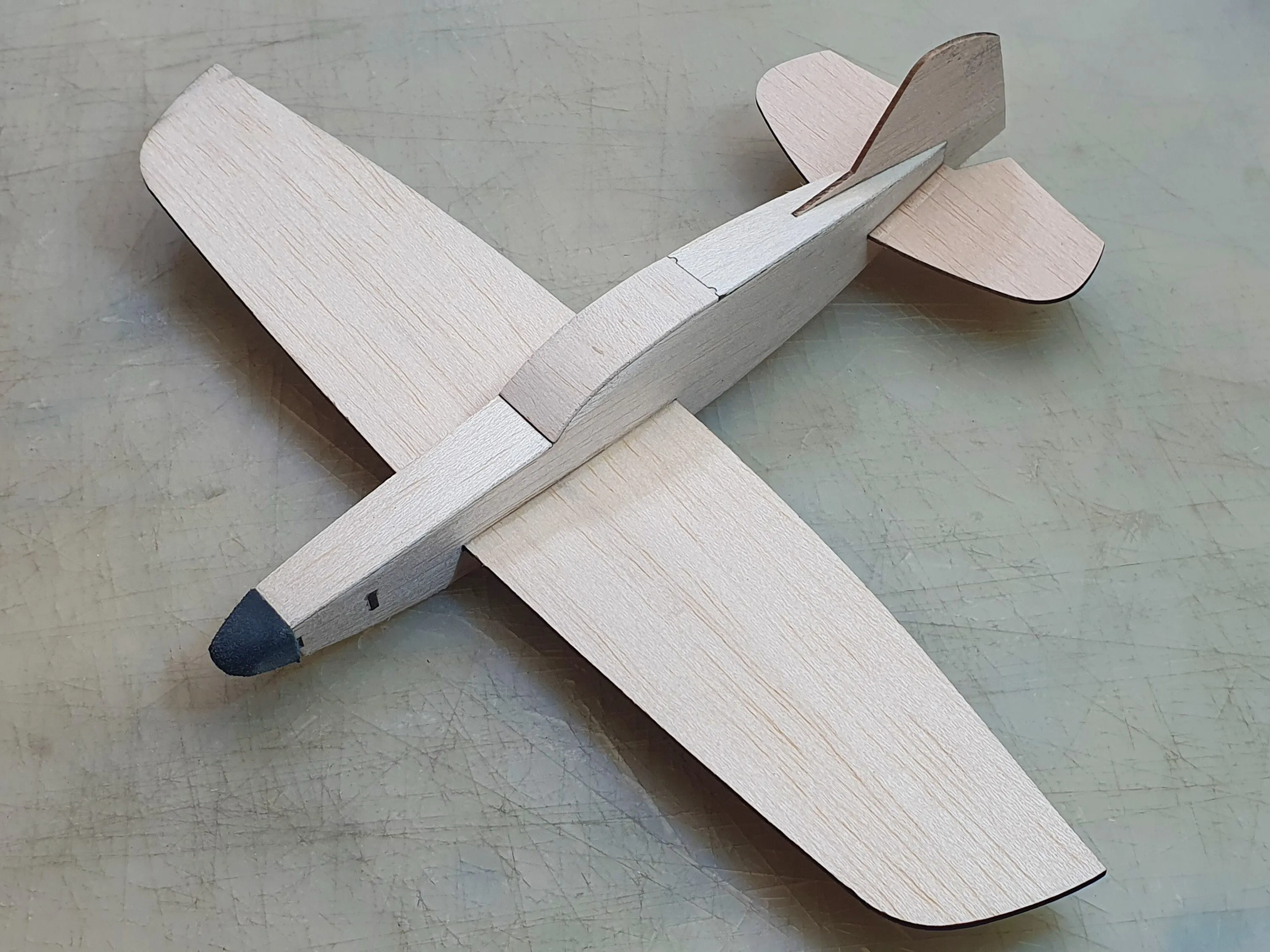 Plantilla para fabricar un modelo de vuelo de un planeador arrojadizo de madera de balsa – Mr Beam Lasers Plantilla para fabricar un modelo de vuelo de un planeador arrojadizo de madera de balsa – Mr Beam Lasers