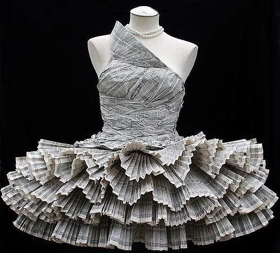 PLÁSTICA_HARÍA: VESTIDOS BAJO COSTE. PAPEL RECICLADO PLÁSTICA_HARÍA: VESTIDOS BAJO COSTE. PAPEL RECICLADO
