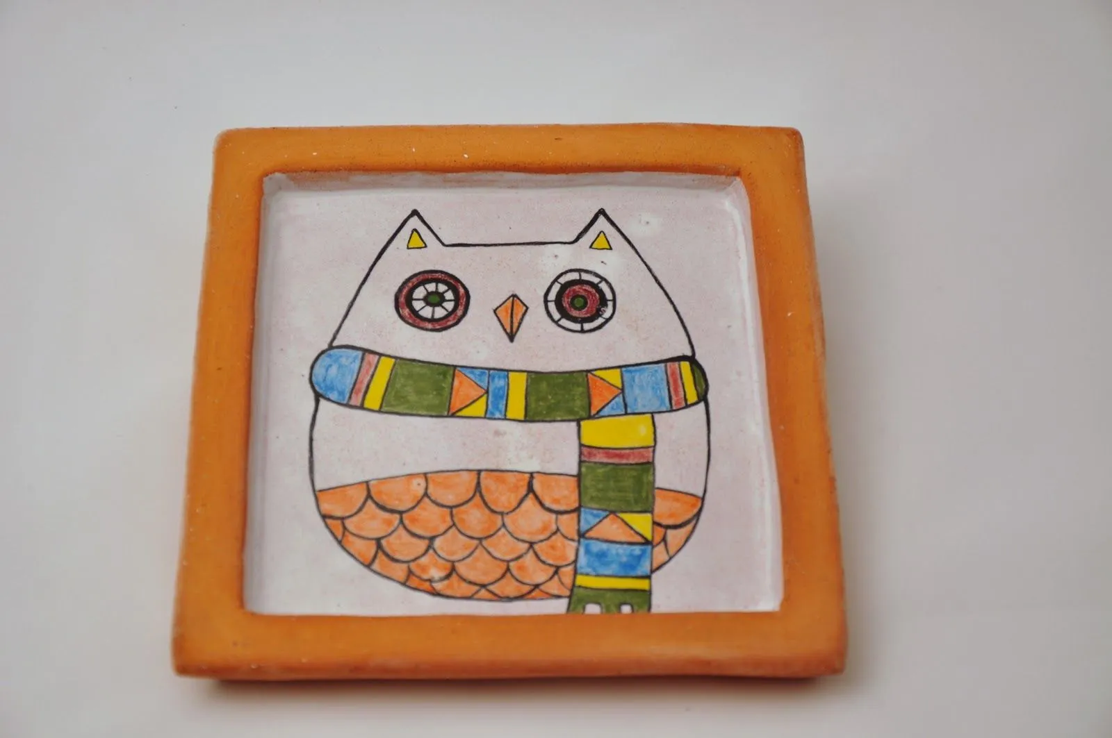 Platos cuadrados de terracota esmaltada | Bartulos, Objetos de ... Platos cuadrados de terracota esmaltada | Bartulos, Objetos de ...