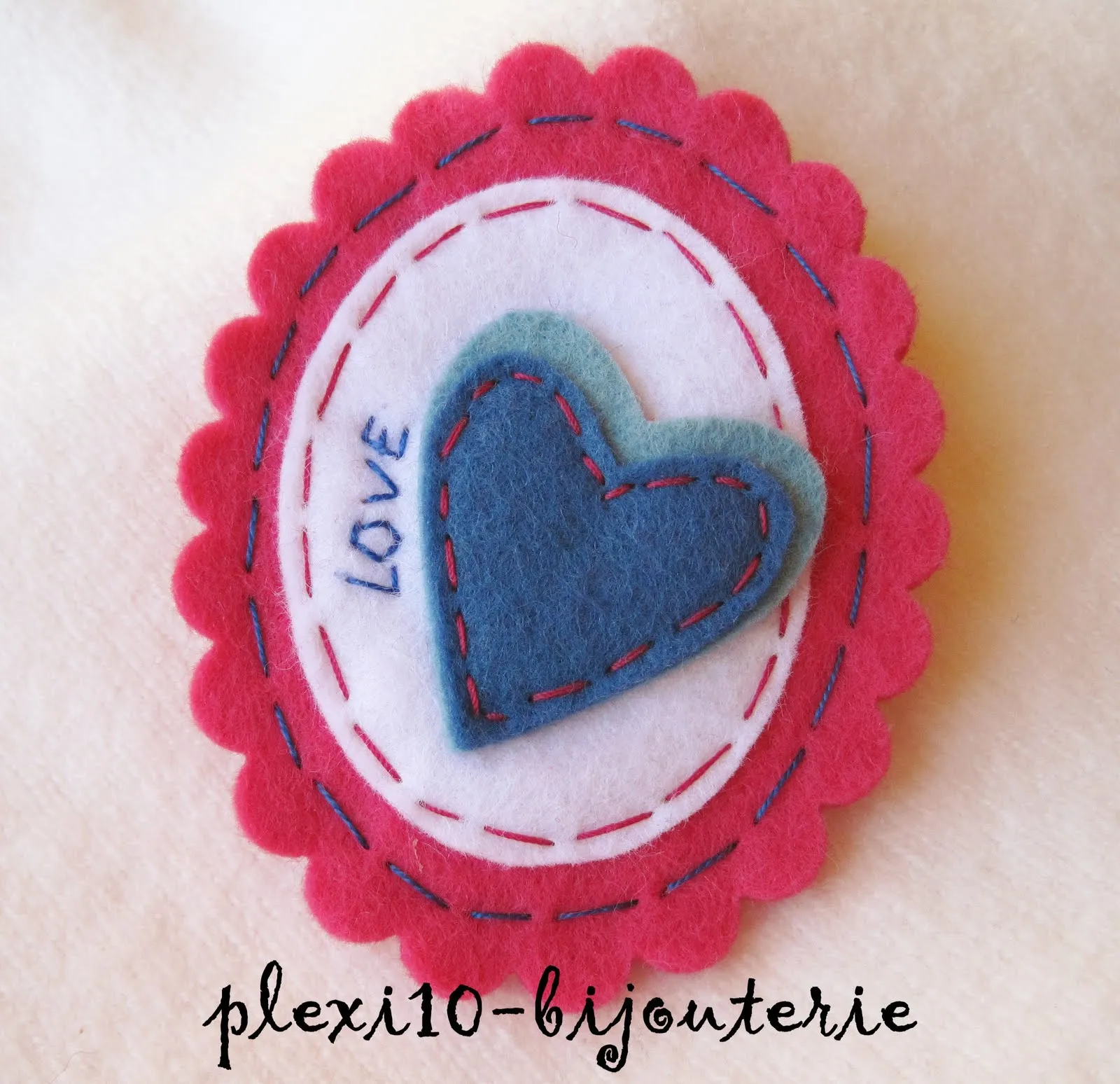 plexi10-bijouterie: Nuevos broches de fieltro en forma de camafeo