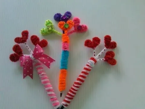 PLUMAS ADORNADAS CON CORAZONES (limpia pipas) .PENS WITH HEARTS ...