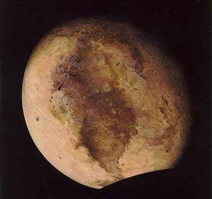 Pluto is changing colors