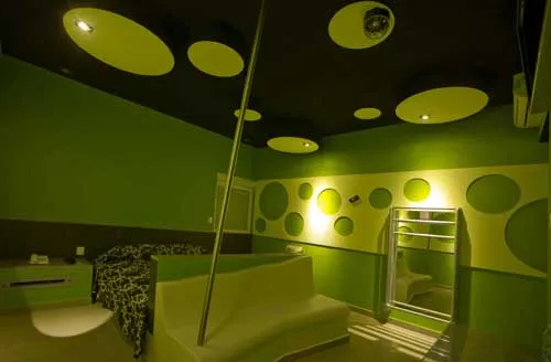 podio: Hotel Ke Color por DIN interiorismo