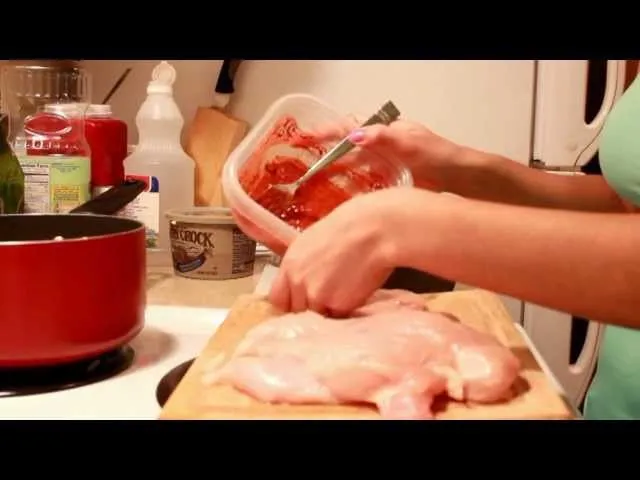 POLLO EN ACHIOTE lo mas facil y rico del mundo :D - YouTube