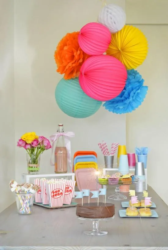 Pompones y farolillos para decorar ¿SI O NO? - Paperblog
