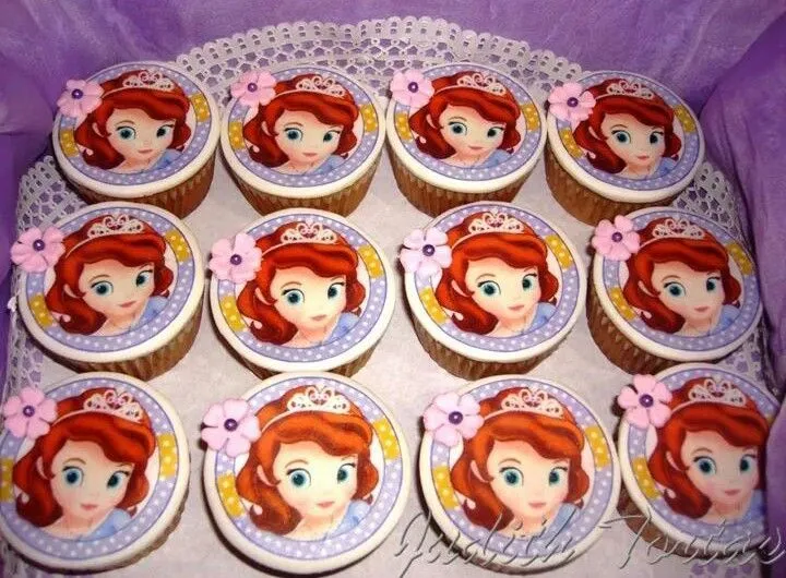 Ponquesitos decorados con fondant e imagen "Princesa Sofia ... Ponquesitos decorados con fondant e imagen "Princesa Sofia ...