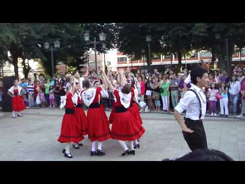 A Ponte Nova arrasa en el concurso de baile tradicional de ... A Ponte Nova arrasa en el concurso de baile tradicional de ...
