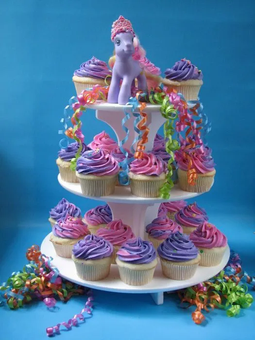 Poquesitos | Pony Litte. | Pinterest | Ponies, Two Tones and Cupcake