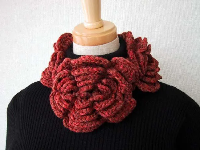 Un Poquito de Todo: patron cuello de flores a crochet Un Poquito de Todo: patron cuello de flores a crochet