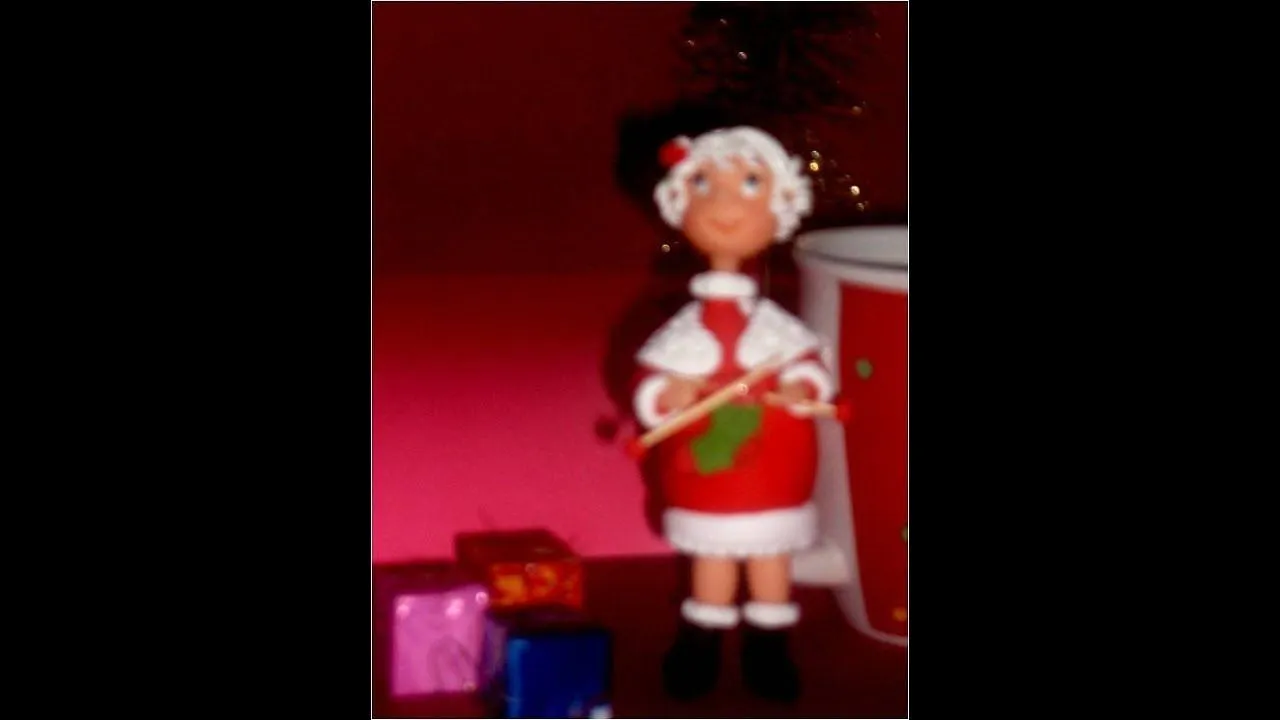 Porcelana fría abuelita tejiendo - YouTube