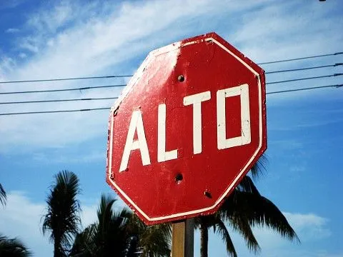 Noticias Nuevolaredoenvivo: Conductor se pasa alto, impacta ... Noticias Nuevolaredoenvivo: Conductor se pasa alto, impacta ...