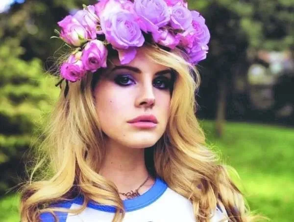 Porquééé todas usan coronas de flores? | NOISEY Porquééé todas usan coronas de flores? | NOISEY